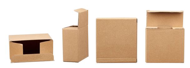 nyitott barna négyzet alakú kartondoboz elszigetelt áruk szállítására  - Fotó, kép