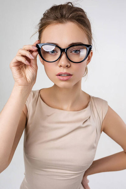 model in dress wearing glasses - Valokuva, kuva