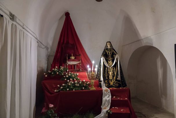 Avetrana, Itálie - 19. dubna 2019 - Výstava náboženského umění během Svatého týdne. Panna Maria Panna Maria Bolestná nebo Mater Dolorosa - Fotografie, Obrázek