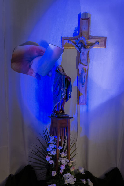 AVETRANA, ITALIA - 19 DE ABRIL DE 2019 - Exposición de arte religioso durante la Semana Santa. La estatua de Jesucristo
 - Foto, Imagen