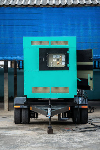 Elektřina Vyrobeno v kontejnerovém voze pro nedostatek náhradních dílů - Fotografie, Obrázek