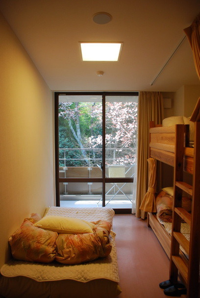 Японський номер з двоярусним ліжком - Фото, зображення