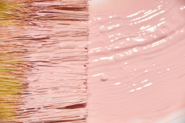 brush with pink brushstroke, macro view  - 写真・画像