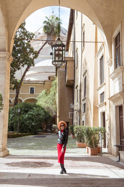 woman walking in Roma,Italy - Foto, Imagen