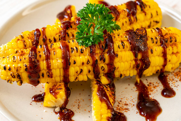 grilled corn with bbq sauce - Fotoğraf, Görsel