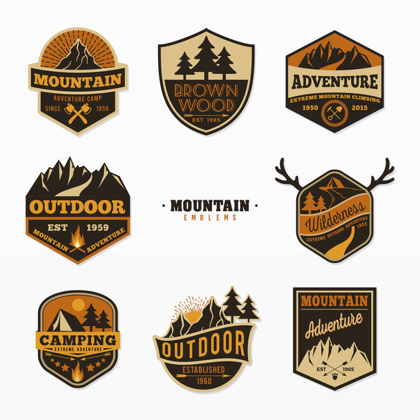 Camping and mountain emblem set - Vector, imagen
