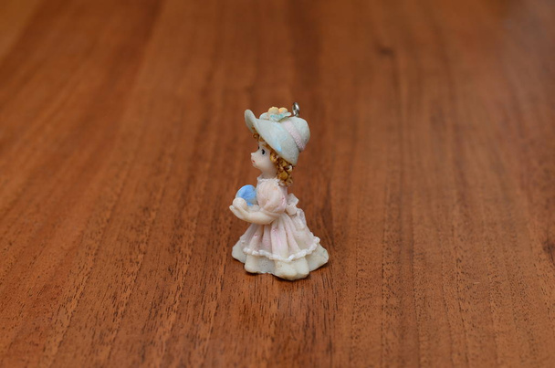красива старовинна лялька
 - Фото, зображення