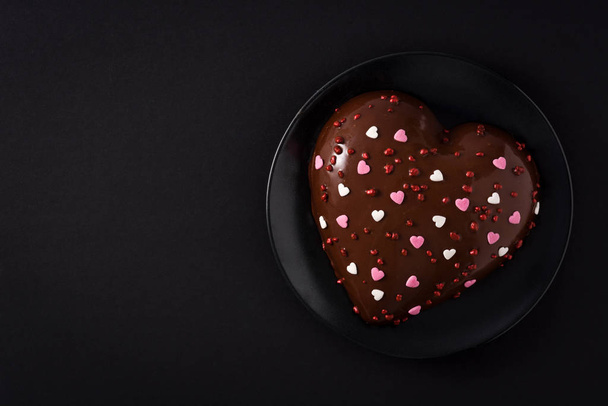 Ciasto w kształcie serca na Walentynki lub dzień matki - Zdjęcie, obraz