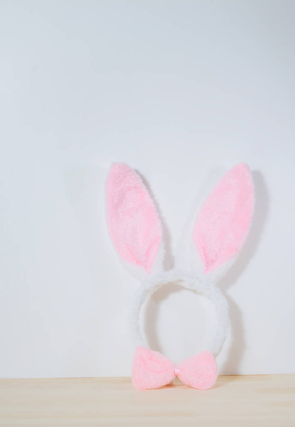 ears of an Easter Bunny. the symbol of Easter. carnival costume. - Фото, изображение