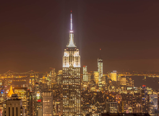 Vue nocturne de New York Manhattan au coucher du soleil - Photo, image