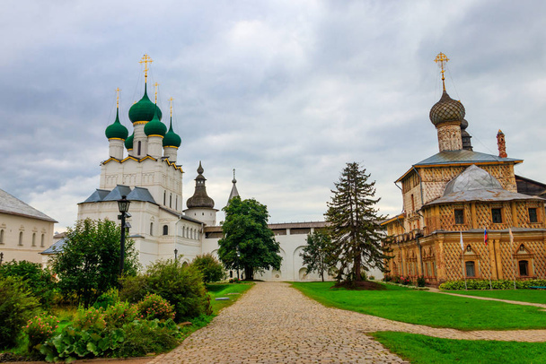 Rostov Kremlin 'in mimari topluluğu Rostov Veliky, Rusya' da. Rusya 'nın altın yüzüğü - Fotoğraf, Görsel