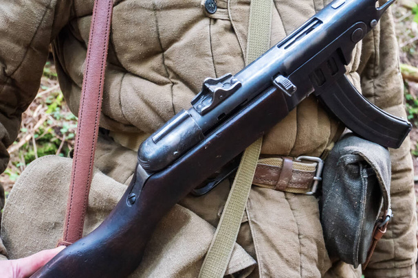 close-up de metralhadora soviética
 - Foto, Imagem