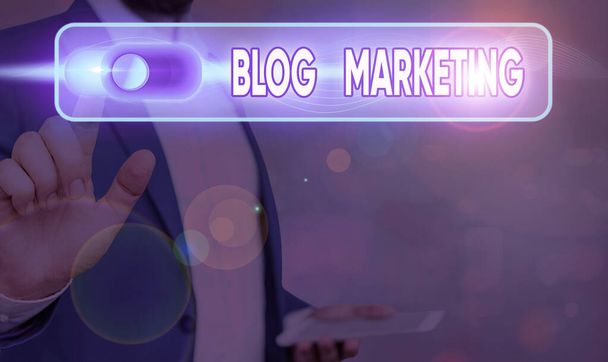 ブログマーケティングを示す概念的な手書き。ビジネス写真テキストブログを通じてウェブサイトを公開または広告するプロセス. - 写真・画像