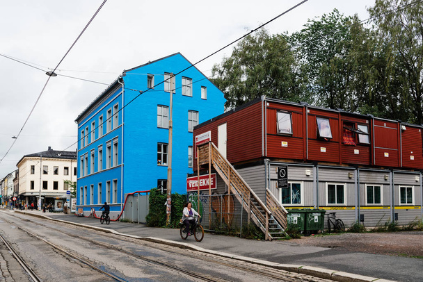 Street scene in Grunerlokka, a trendy hipster neighborhood in central Oslo - Fotoğraf, Görsel