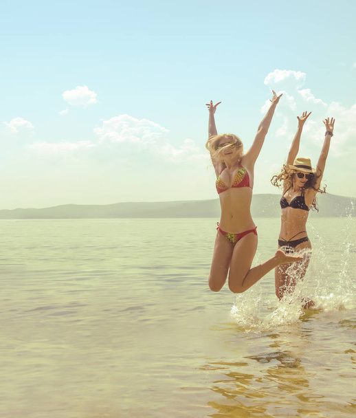 Friends Having Fun on Tropical Beach in  summer. summer time - Фото, зображення