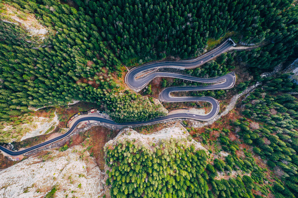Serpentine road - Fotoğraf, Görsel