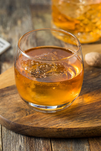 Homemade Refreshing Rum Bumbo Cocktail - 写真・画像