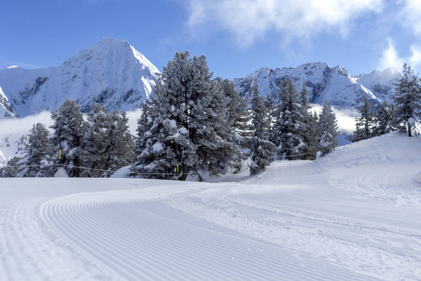 Alpy Austriackie zimą Alpy Alpejskie Krajobraz górski w Tyrolu, Szczyt Europy - Zdjęcie, obraz