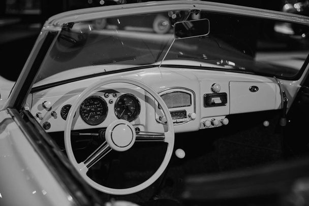 Porsche 356 Pre-A. Cabriolet. Retro car. Classic Car exhibition  - Foto, imagen