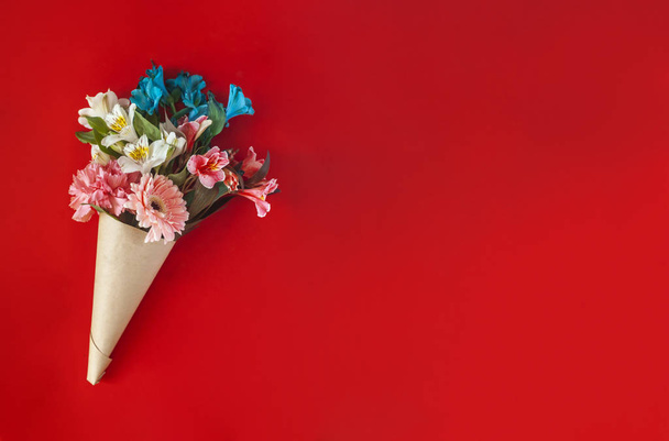 букет з весняних квітів
 - Фото, зображення