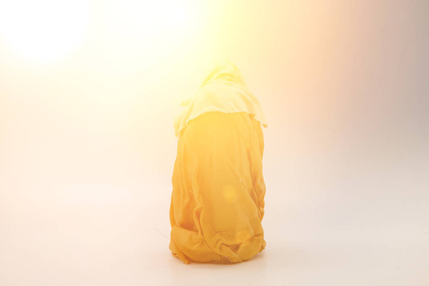 Silhouette von Jesus im Sonnenlicht Auferstehung bitten um Vergebung - Foto, Bild