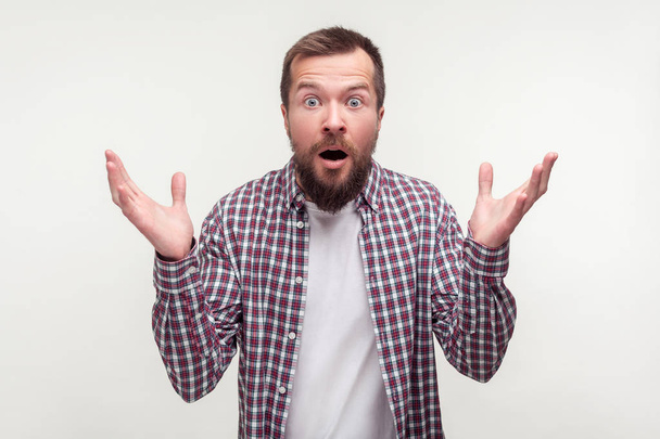 I can't believe this! Portrait of surprised bearded man staring  - Photo, Image