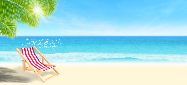 Summer Vacation and Holiday Trip Concept: Καρέκλα παραλίας στην αμμουδιά με θέα θάλασσα και γαλάζιο ουρανό στο φόντο. - Φωτογραφία, εικόνα