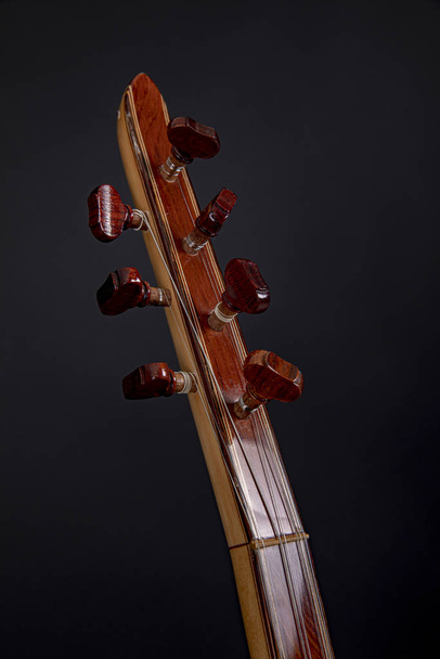 Saz y mano, instrumento musical turco
 - Foto, imagen