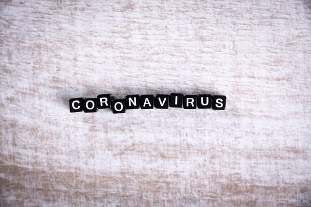 Concept coronavirus, Mers Cov Midden-Oosten respiratoir syndroom coronavirus .Covid 19 afkomstig uit Wuhan, China.Inscriptie coronavirus - Foto, afbeelding