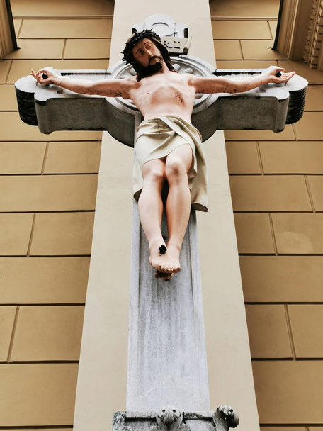 vieux crucifix catholique
  - Photo, image