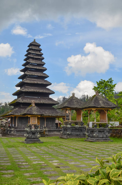 Templo de Pura Besakih
 - Foto, Imagem