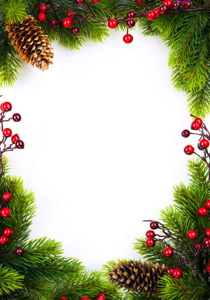 sztuka Boże Narodzenie ramki z jodły i holly berry na białym papierze ba - Zdjęcie, obraz