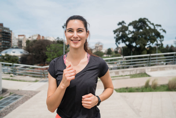 Portrait of fitness woman running. - Zdjęcie, obraz