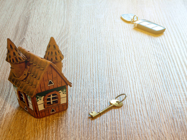 Дом и ключ
 - Фото, изображение