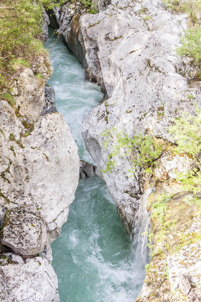 Velika Korita en el río Soce - Eslovenia
. - Foto, Imagen