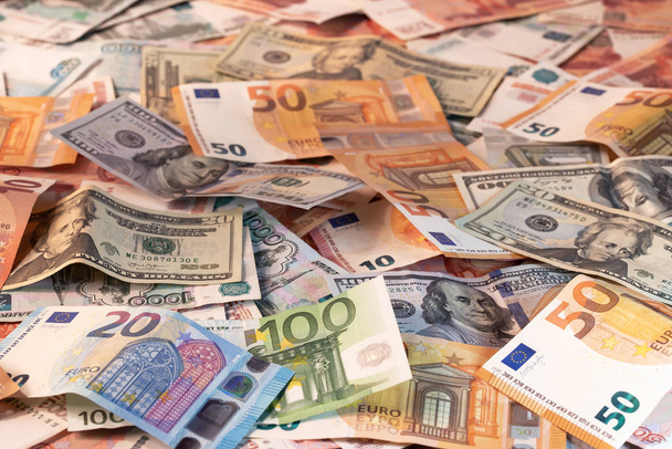 Antecedentes hechos de billetes de dólar, euro y rublos rusos
 - Foto, imagen