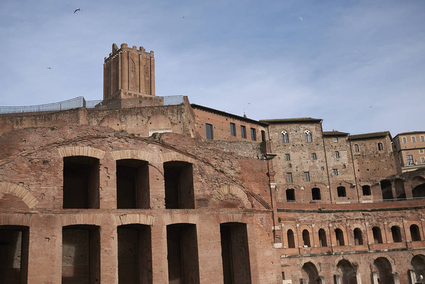 Rzym, Włochy - 03 lutego 2020: Widok na Rynek Trajan - Zdjęcie, obraz