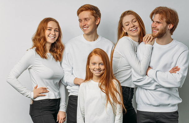 cute red haired brothers and sisters isolated - Foto, immagini