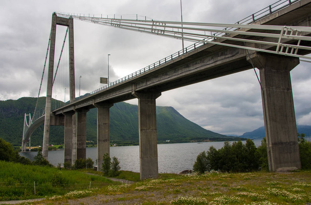 Landscape of bridge over river in Norway - Foto, imagen