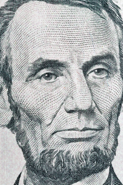 Portré rólunk elnök Lincoln öt dollár Bill makró - Fotó, kép