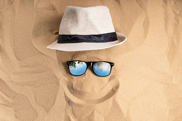 Sunglasses, Hat And Smiling Line On Sand At Beach - Fotoğraf, Görsel