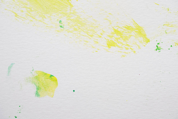 abstract image green and yellow watercolor paint on white paper background - Foto, Bild