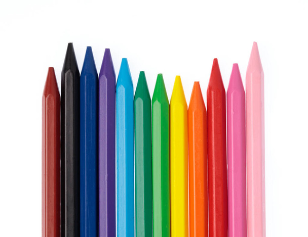 sada barev pastelový vosk tužka izolované na bílém pozadí - Fotografie, Obrázek