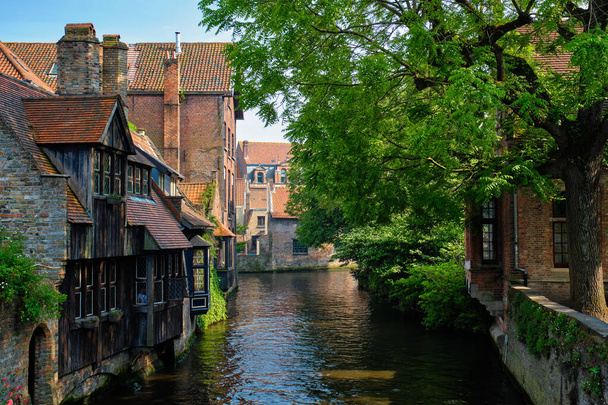 Canal with old houses in Bruge, Beligum - Foto, Imagen