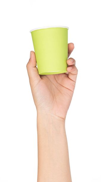 trzymanie ręki Paper cup izolowane na białym tle - Zdjęcie, obraz