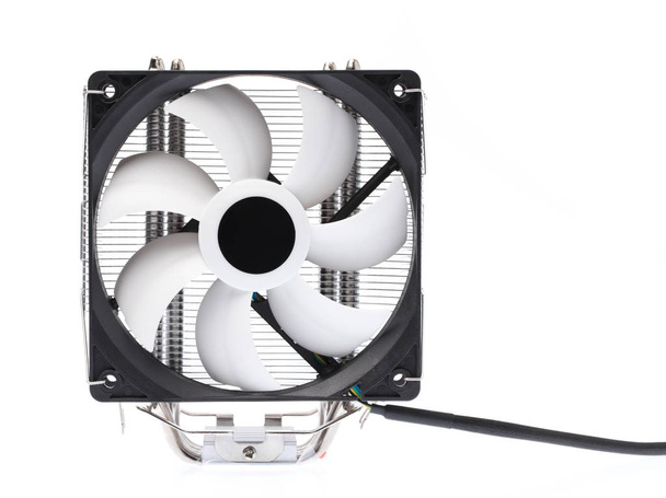 Вентилятор охолодження та алюміній Heatsink ізольовані на білому тлі
 - Фото, зображення