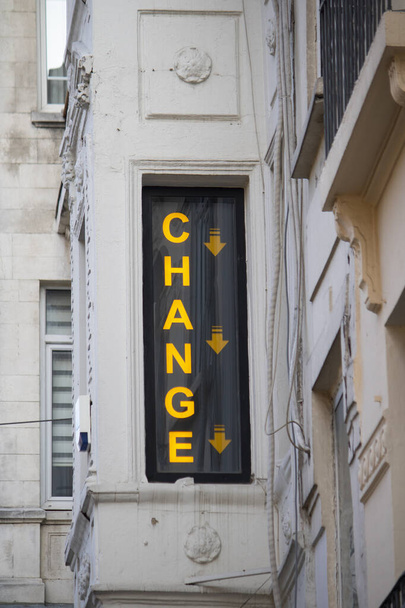 Change text written on the glass of the exchange office. - Photo, Image