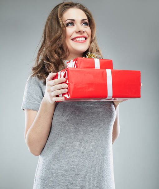 Woman holding gift box - Foto, Imagen
