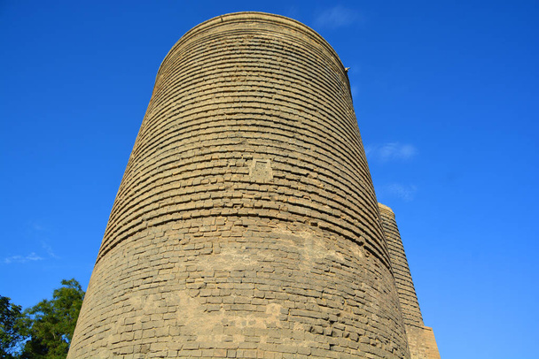 Bakü, Azerbaycan, 31-Aug-2017, Eski Şehirdeki Maiden Tower, Icheri Sheher Bakü 'nün tarihi çekirdeği. UNESCO 'dan Dünya Mirası Sitesi. Bakü, Azerbaycan  - Fotoğraf, Görsel