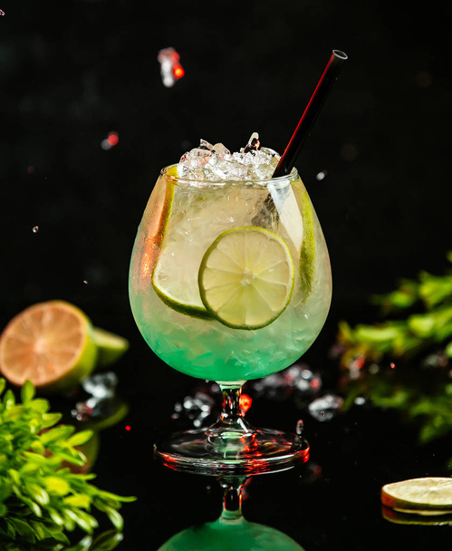 mint sparkling cocktail on the table - Fotó, kép